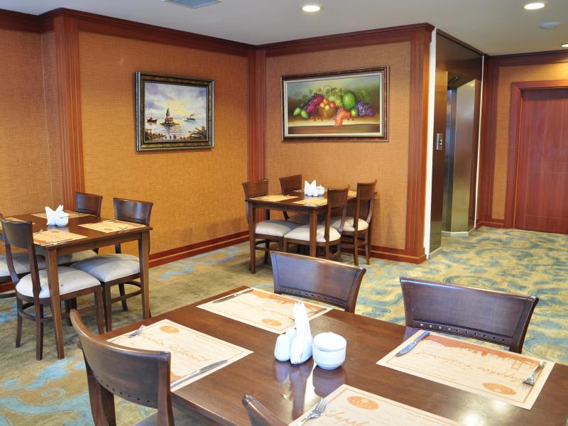 Nova Plaza Crystal Hotel