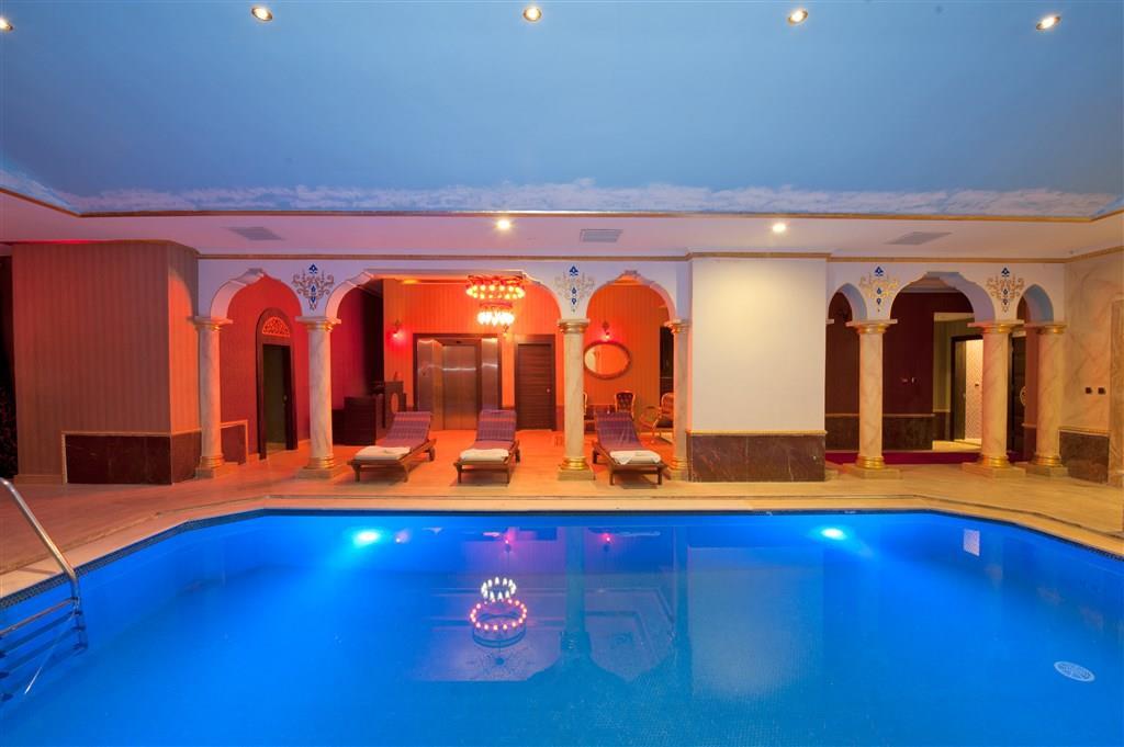 Nova Plaza Crystal Hotel