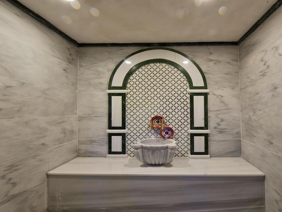 Nova Plaza Crystal Hotel