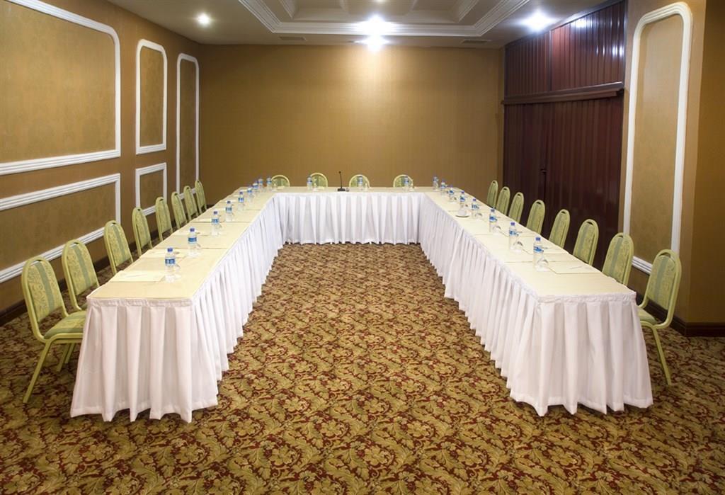 Nova Plaza Crystal Hotel