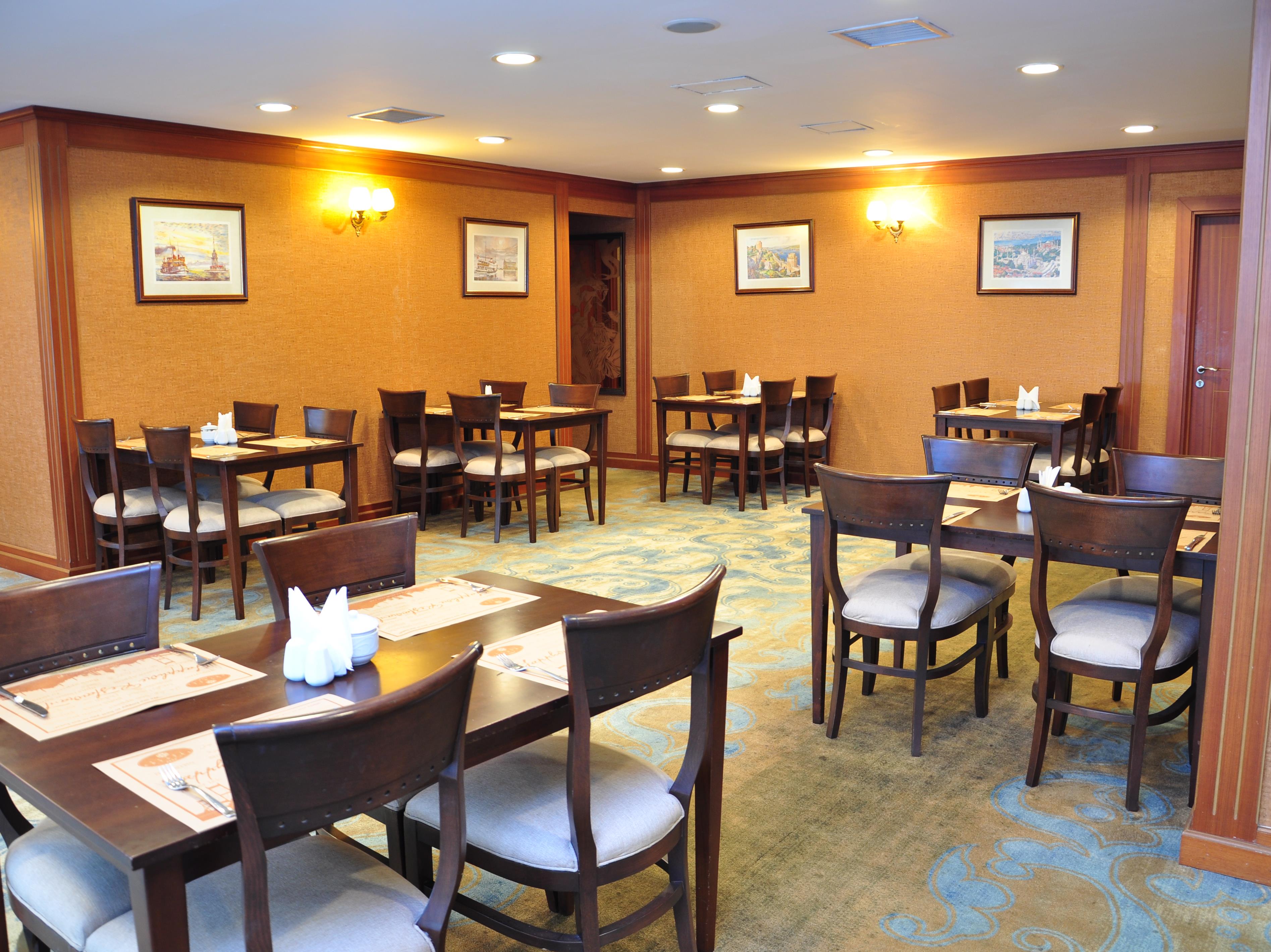 Nova Plaza Crystal Hotel