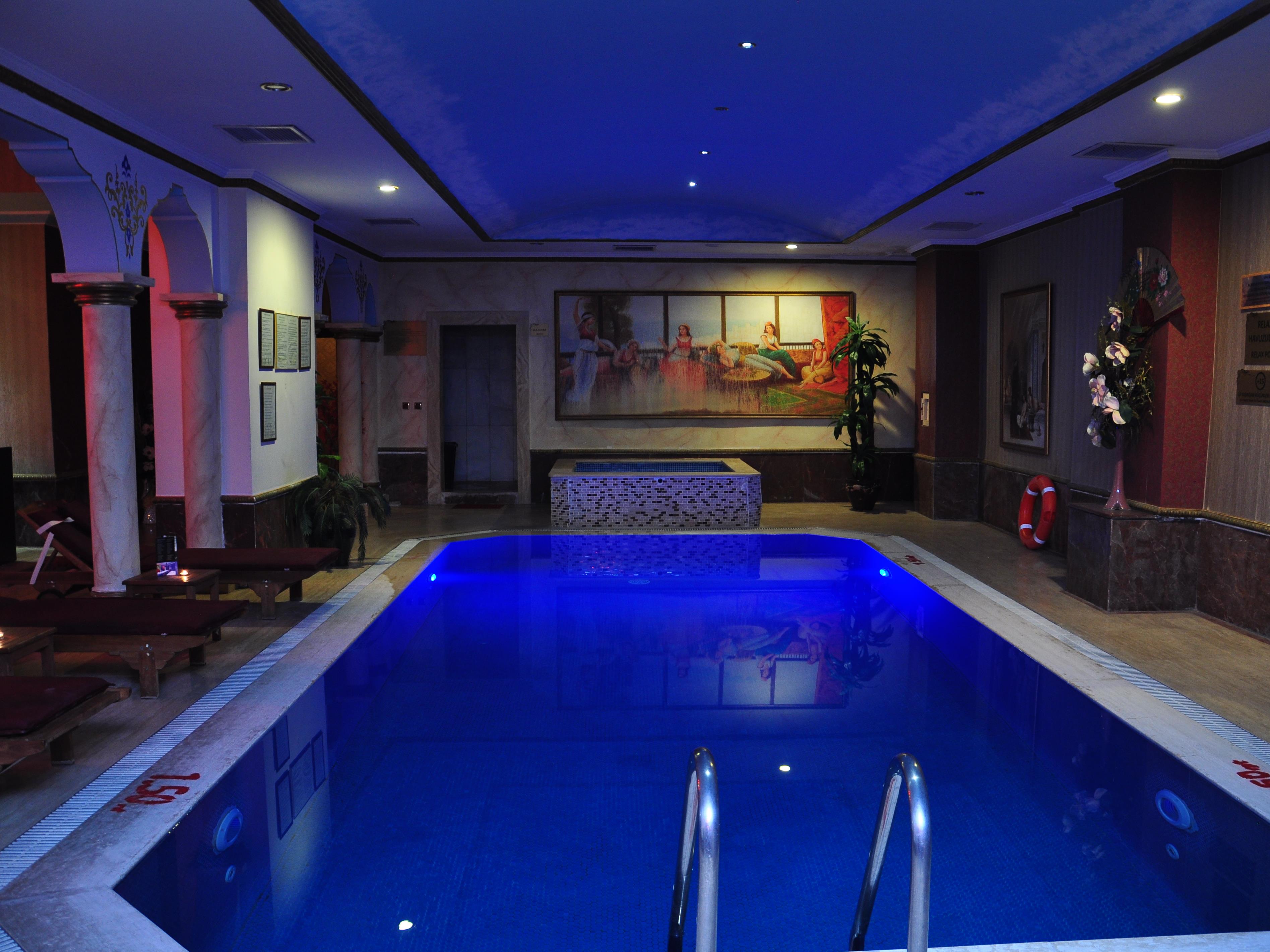 Nova Plaza Crystal Hotel