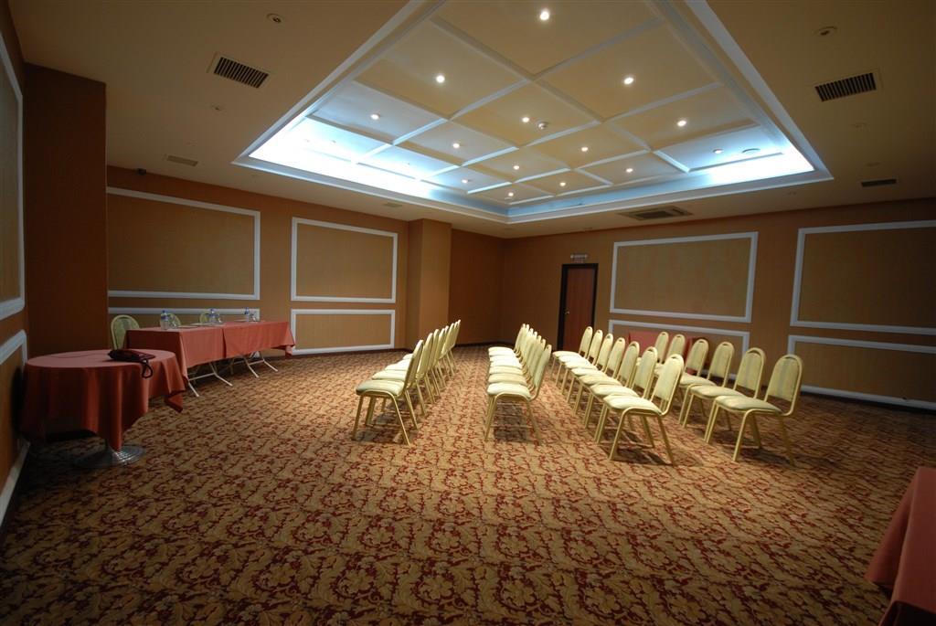 Nova Plaza Crystal Hotel