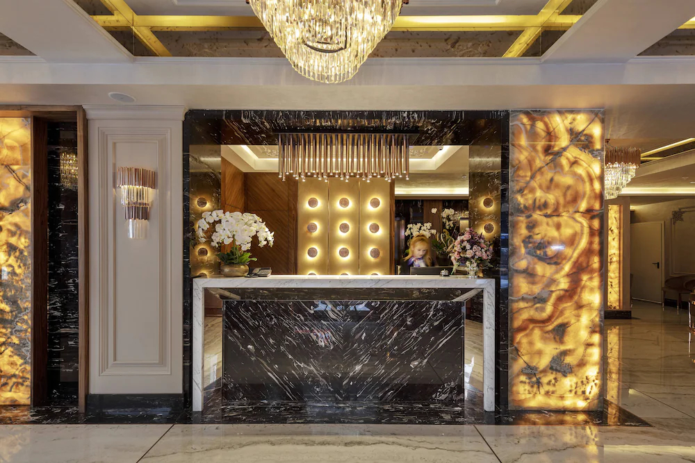 Danis Hotel