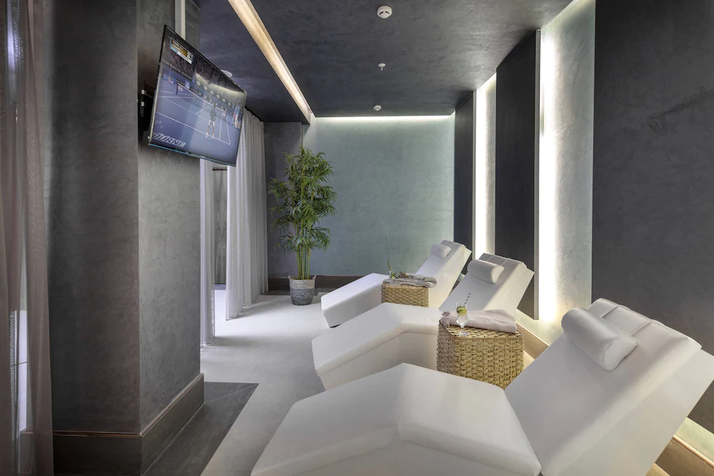 Danis Hotel