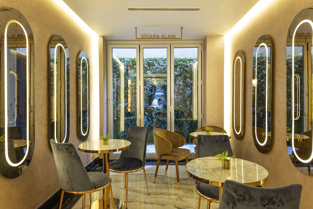 Danis Hotel