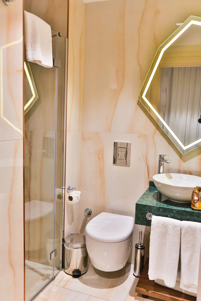 Danis Hotel