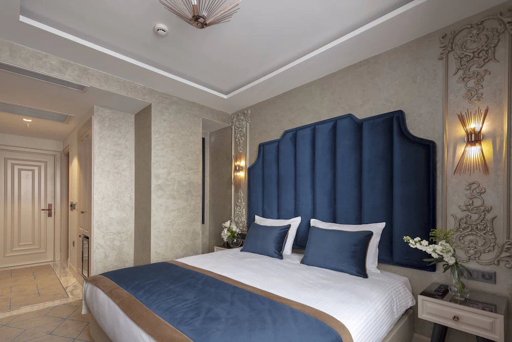 Danis Hotel