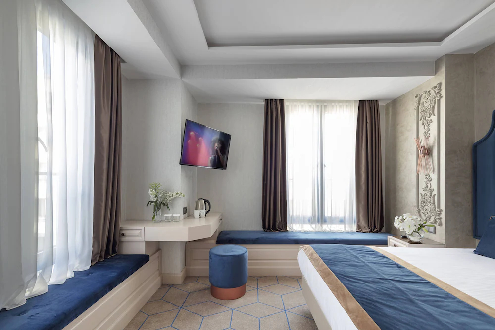 Danis Hotel