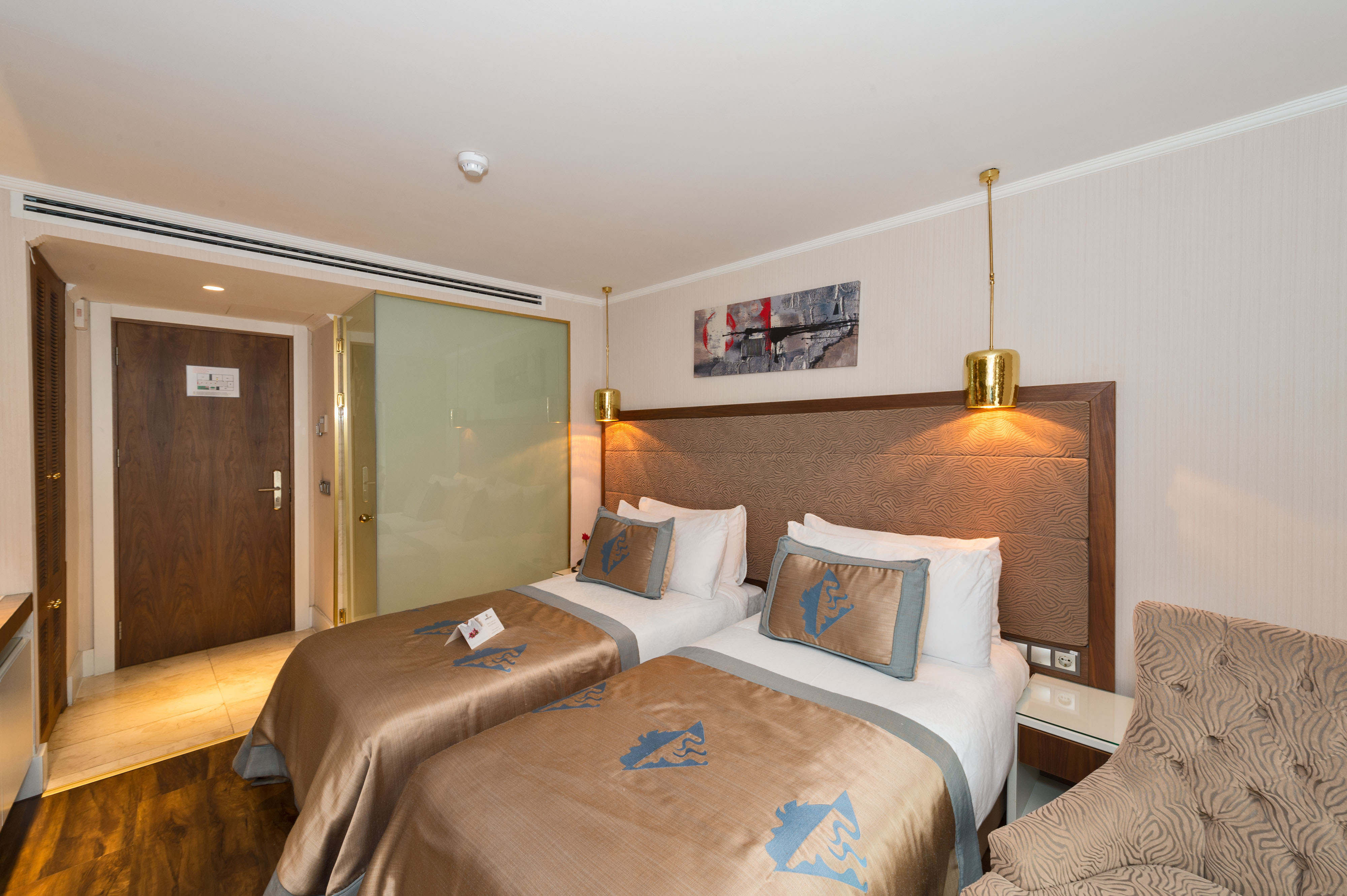 Darkmen Boutique Hotel