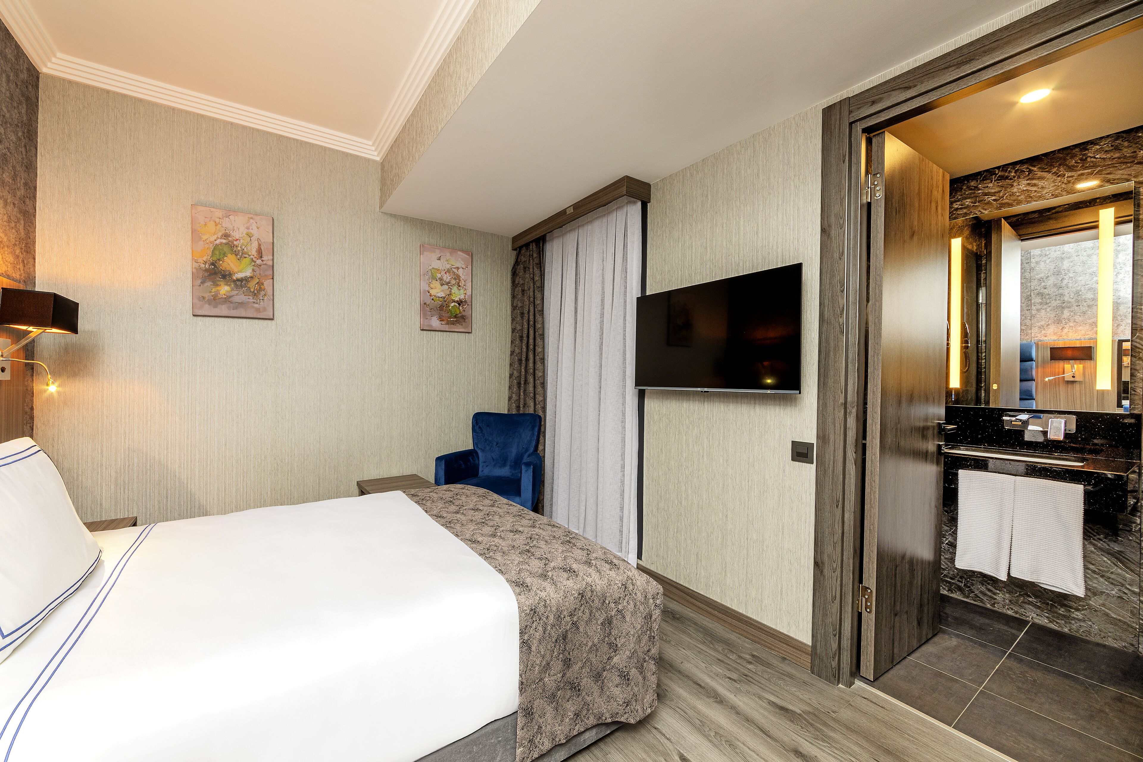 Demiray Hotel