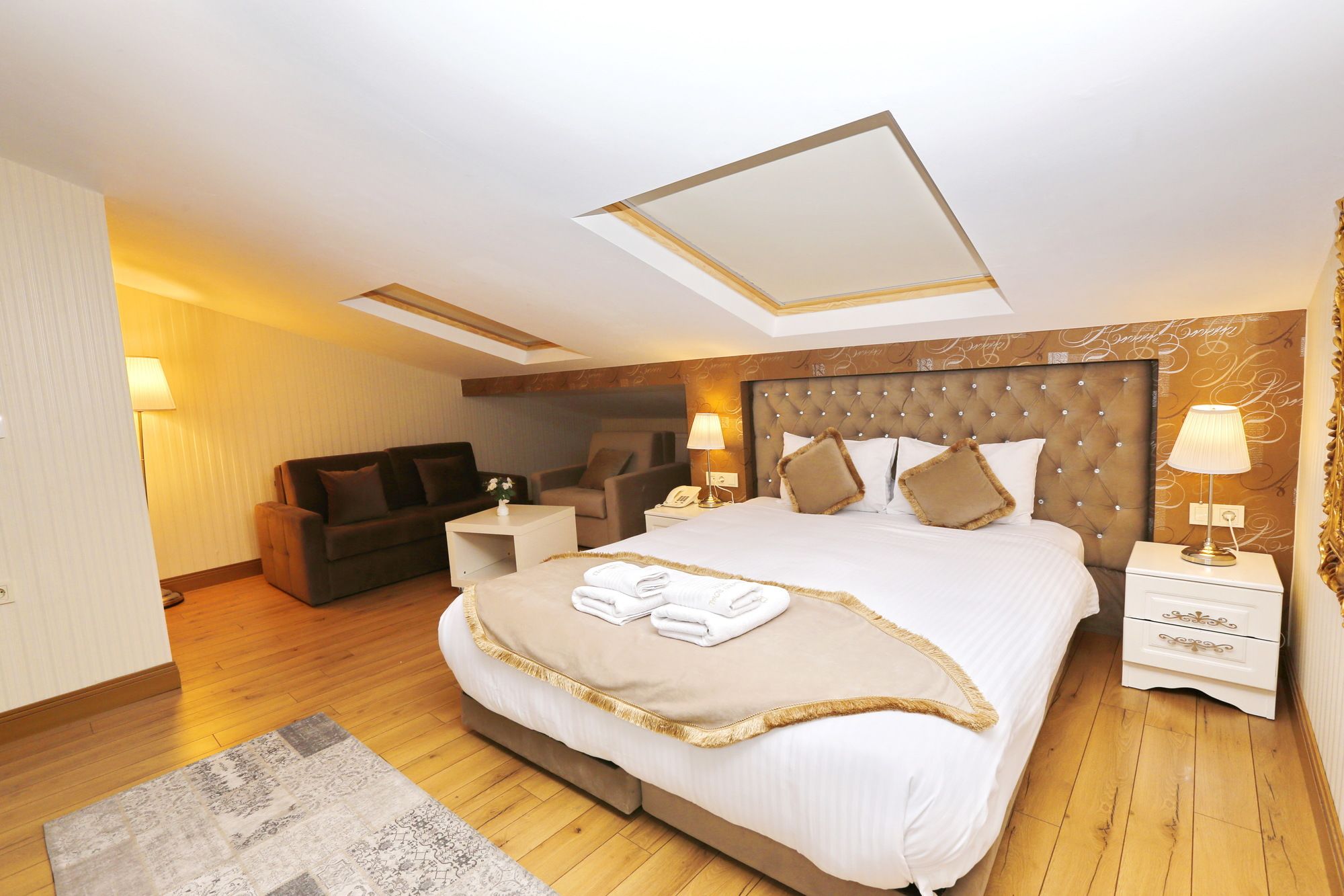 Diamond Royal Hotel