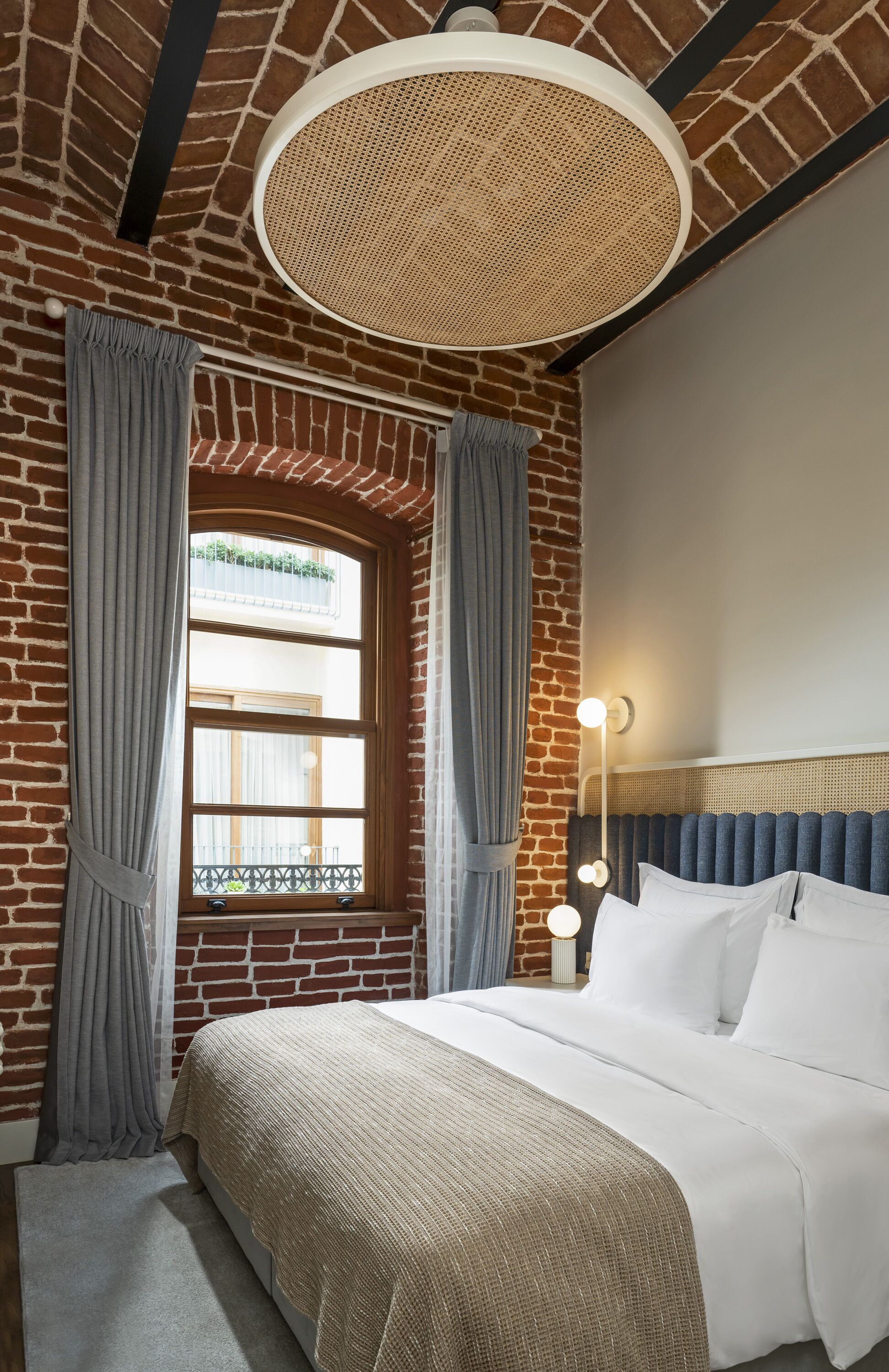 Ecole St. Pierre Hotel