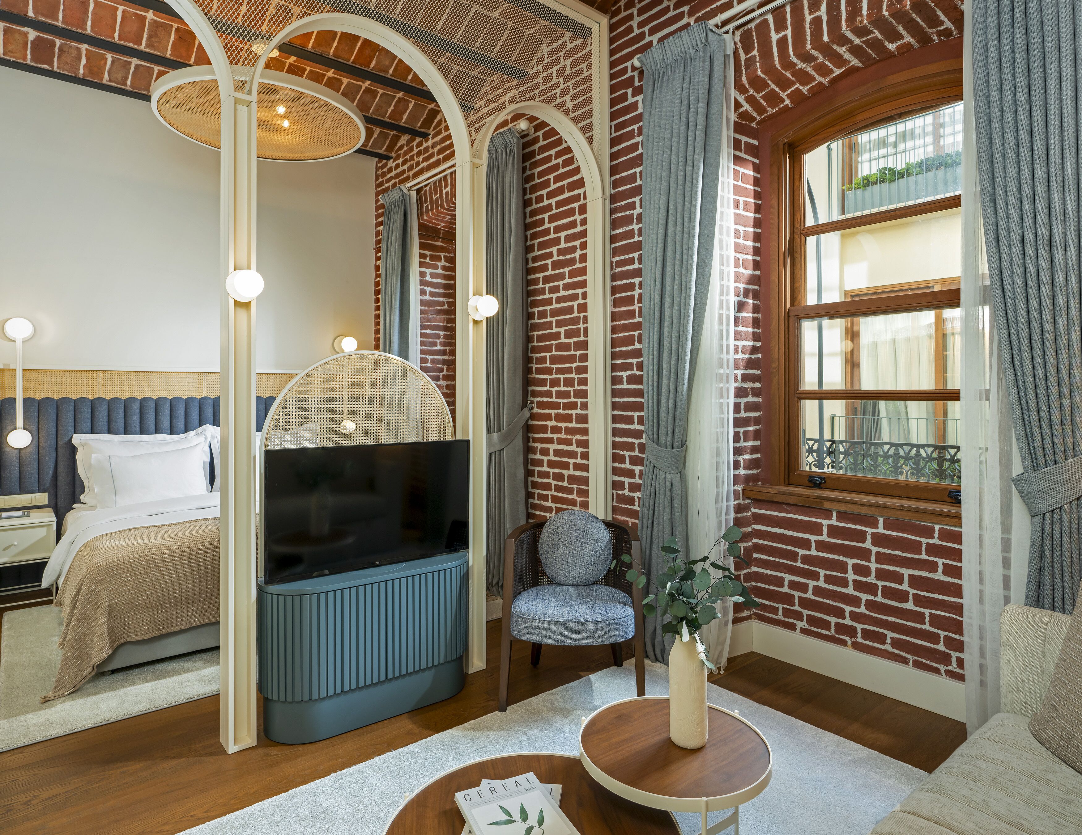 Ecole St. Pierre Hotel