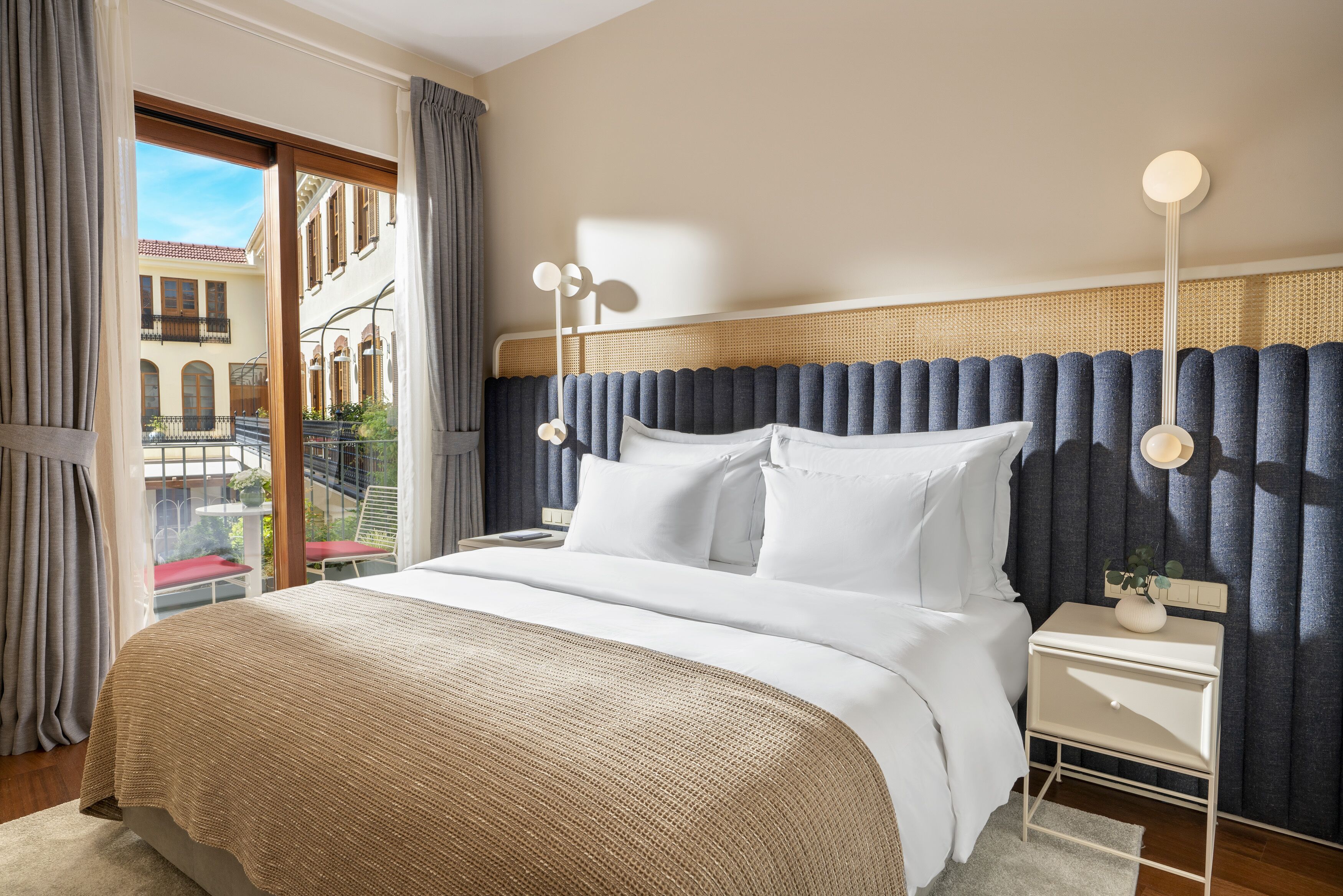 Ecole St. Pierre Hotel