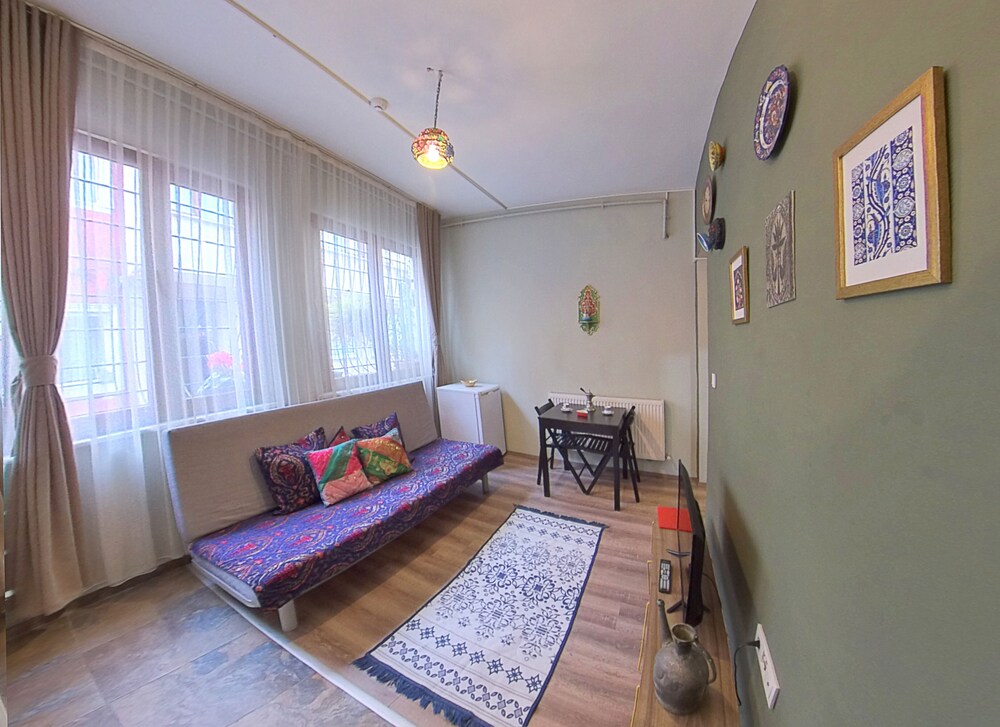 Elele Boutique Apart