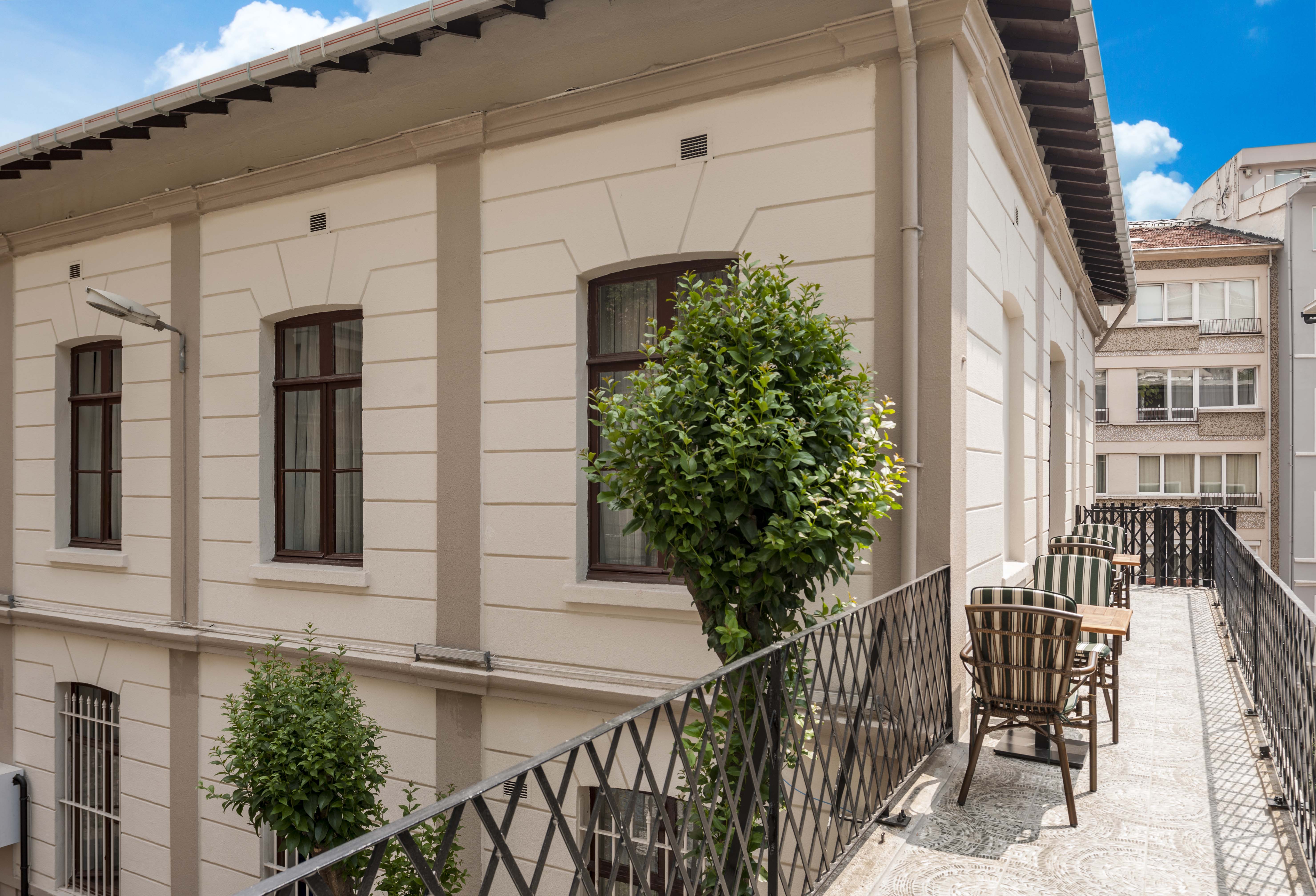 Element Garden Hotel