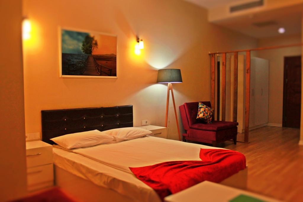 Expoist Hotel