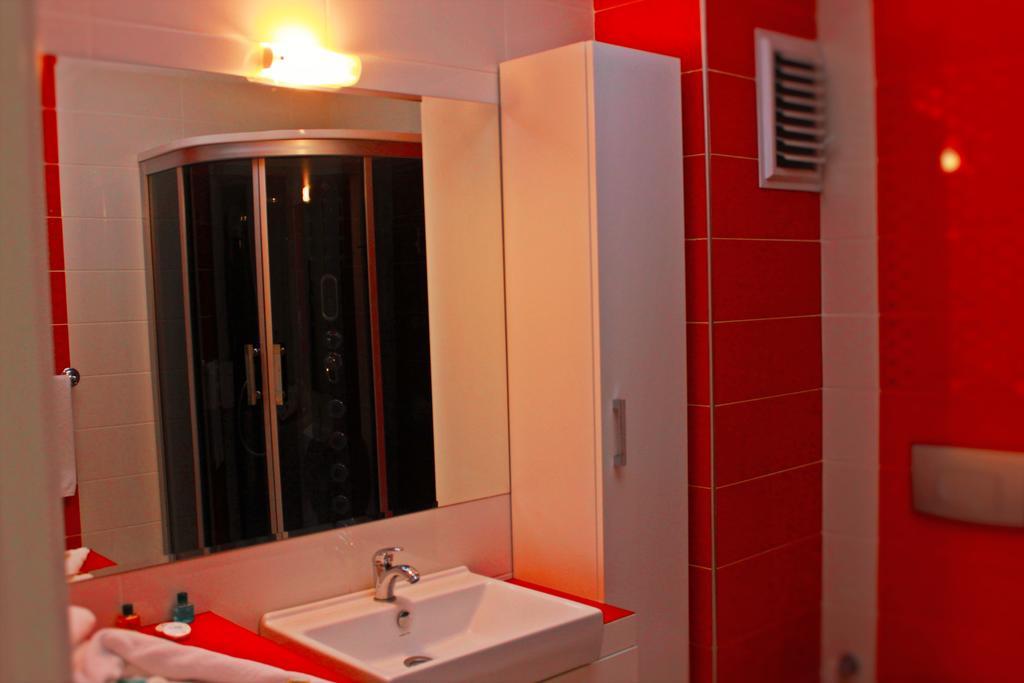 Expoist Hotel
