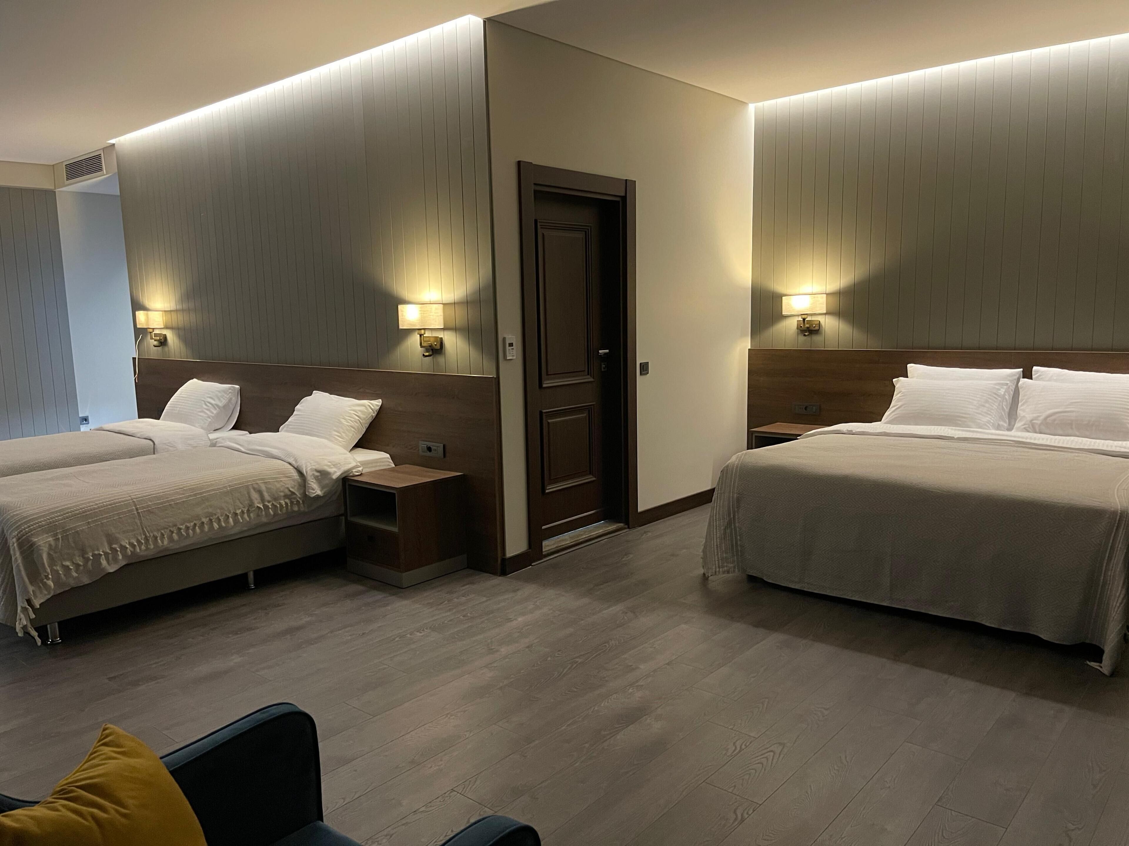 Ezkar Hotel