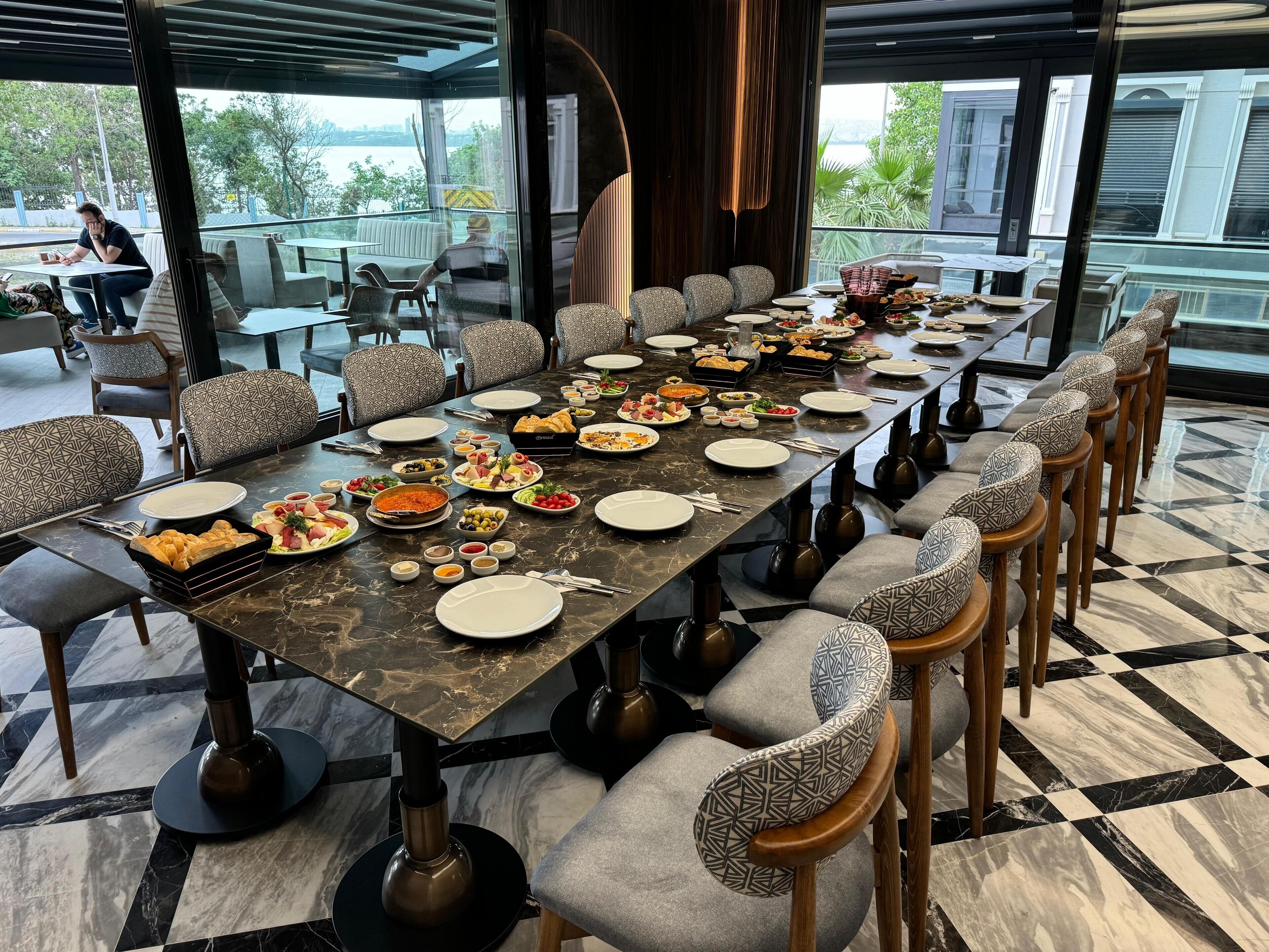 Ezkar Hotel