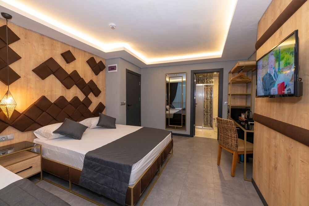 Fly And Stay Airport Hotel