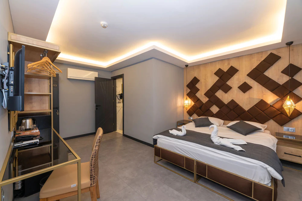 Fly And Stay Airport Hotel