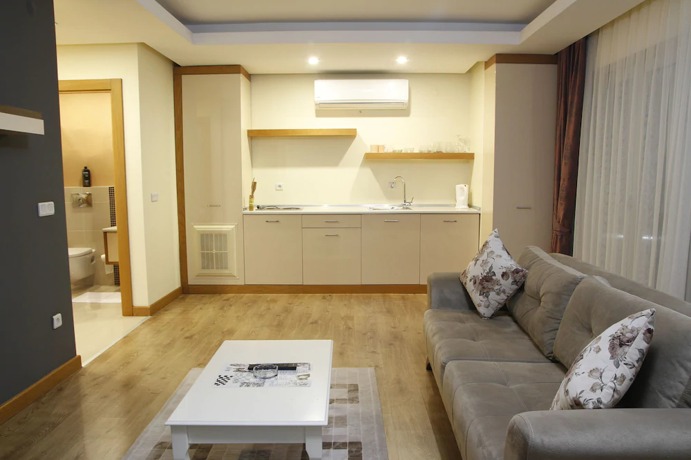 Fly Suites