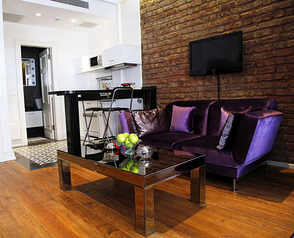 Frida Suites And Aparts