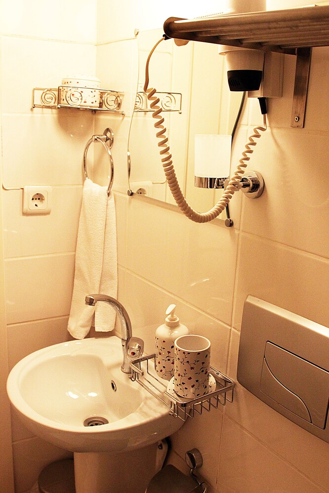 Frida Suites And Aparts