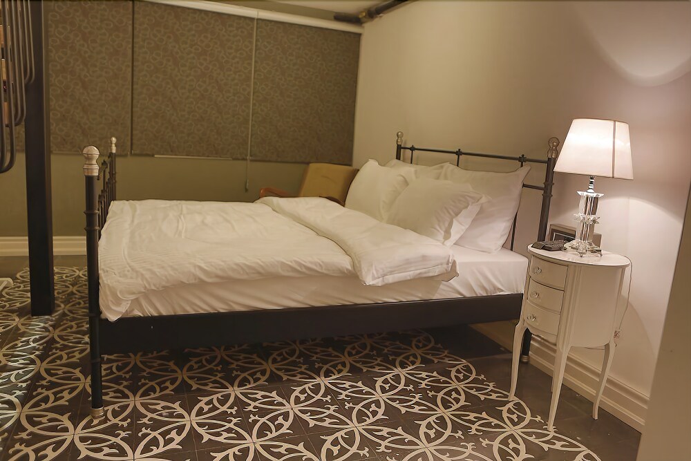 Frida Suites And Aparts