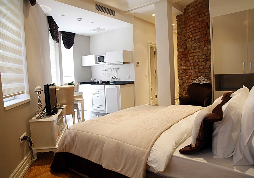 Frida Suites And Aparts