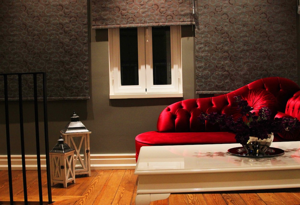 Frida Suites And Aparts