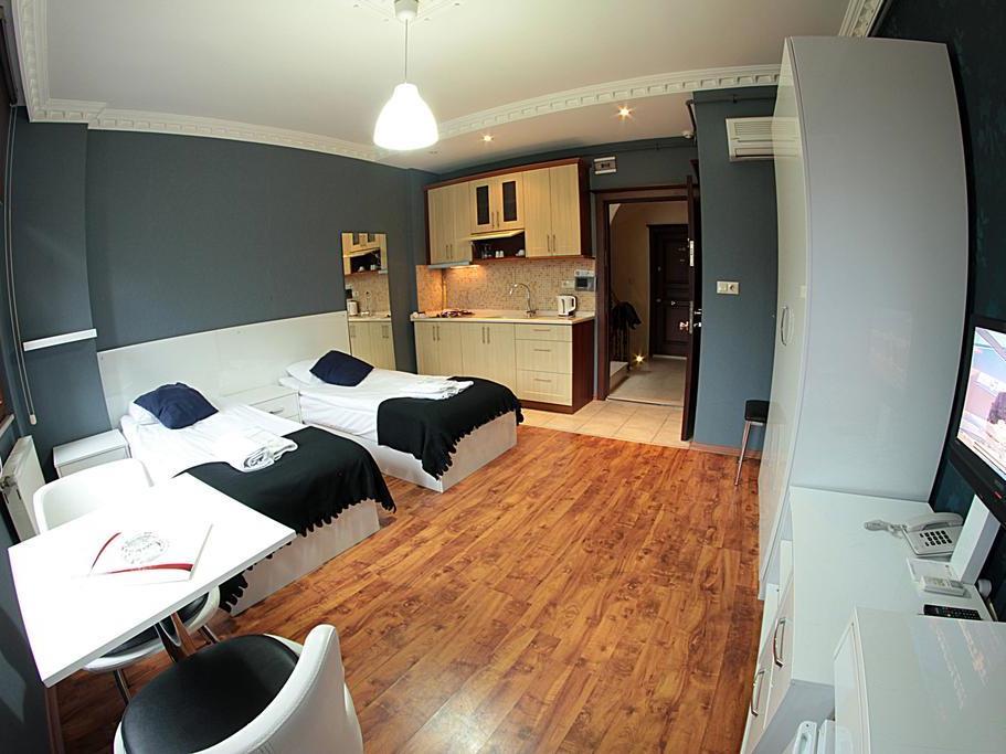 Full House Residence