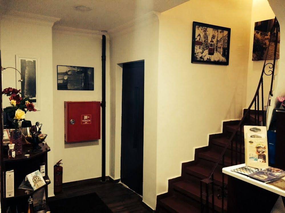 Galata 34