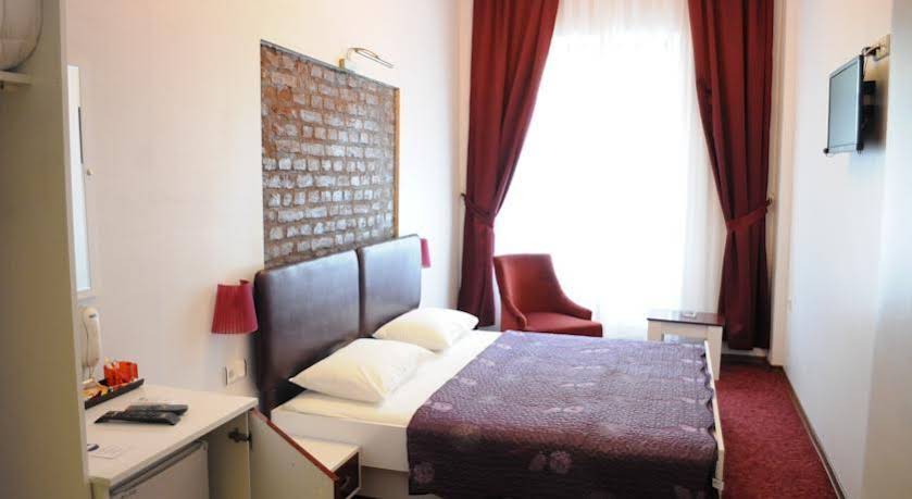 Galata 34