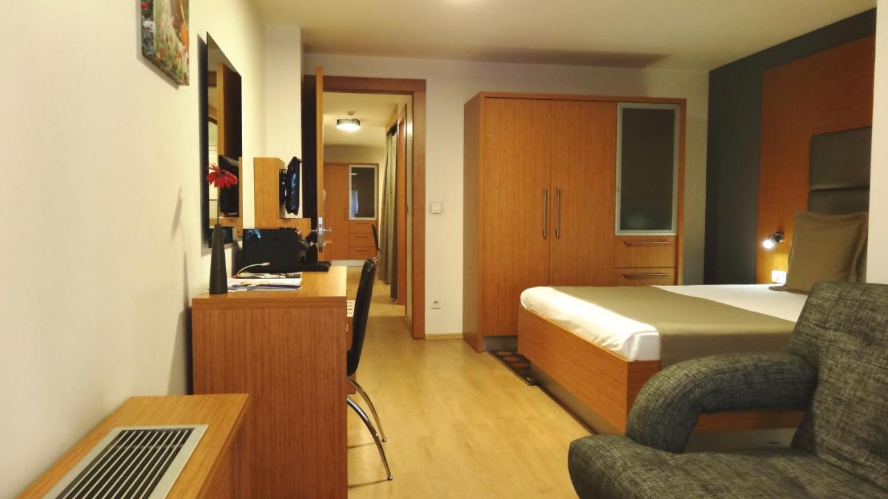 Gallery Residence
