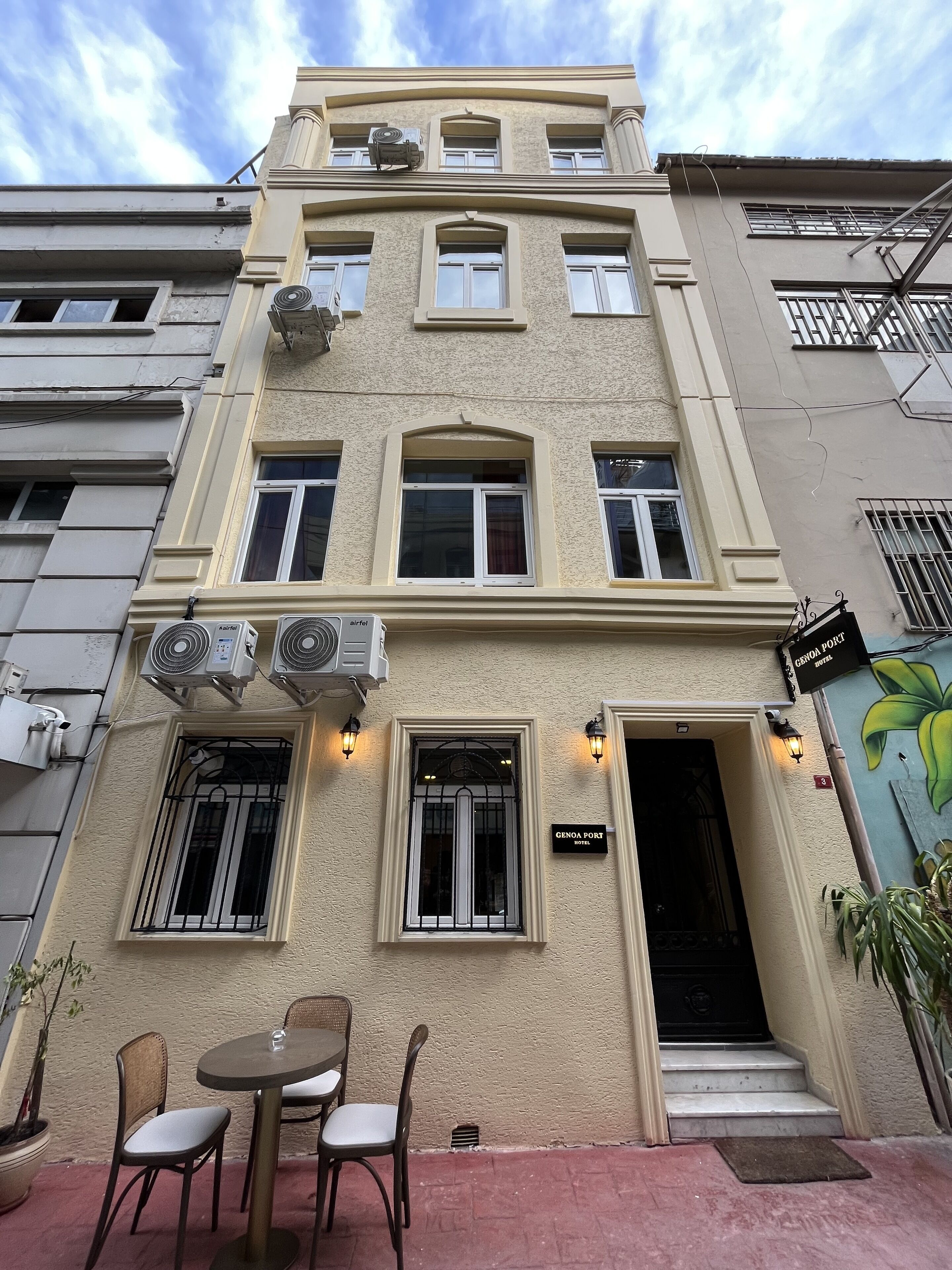 Genoa Port Hotel