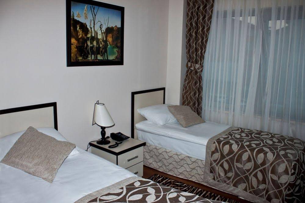 Glorina Hotel