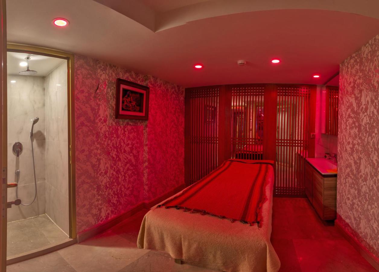 Glorious Hotel