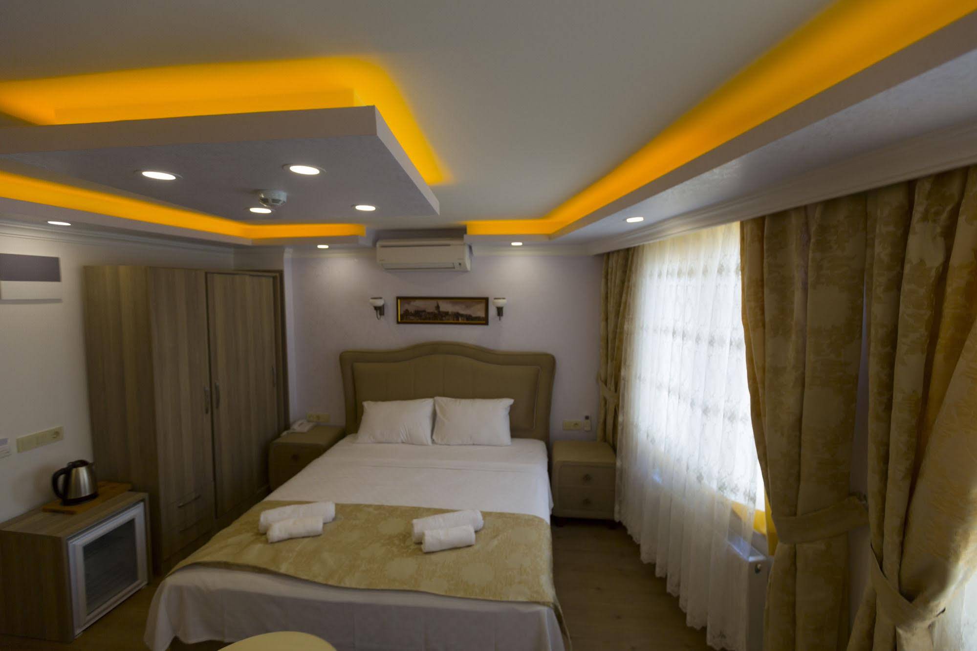 Oasis Suites Old City