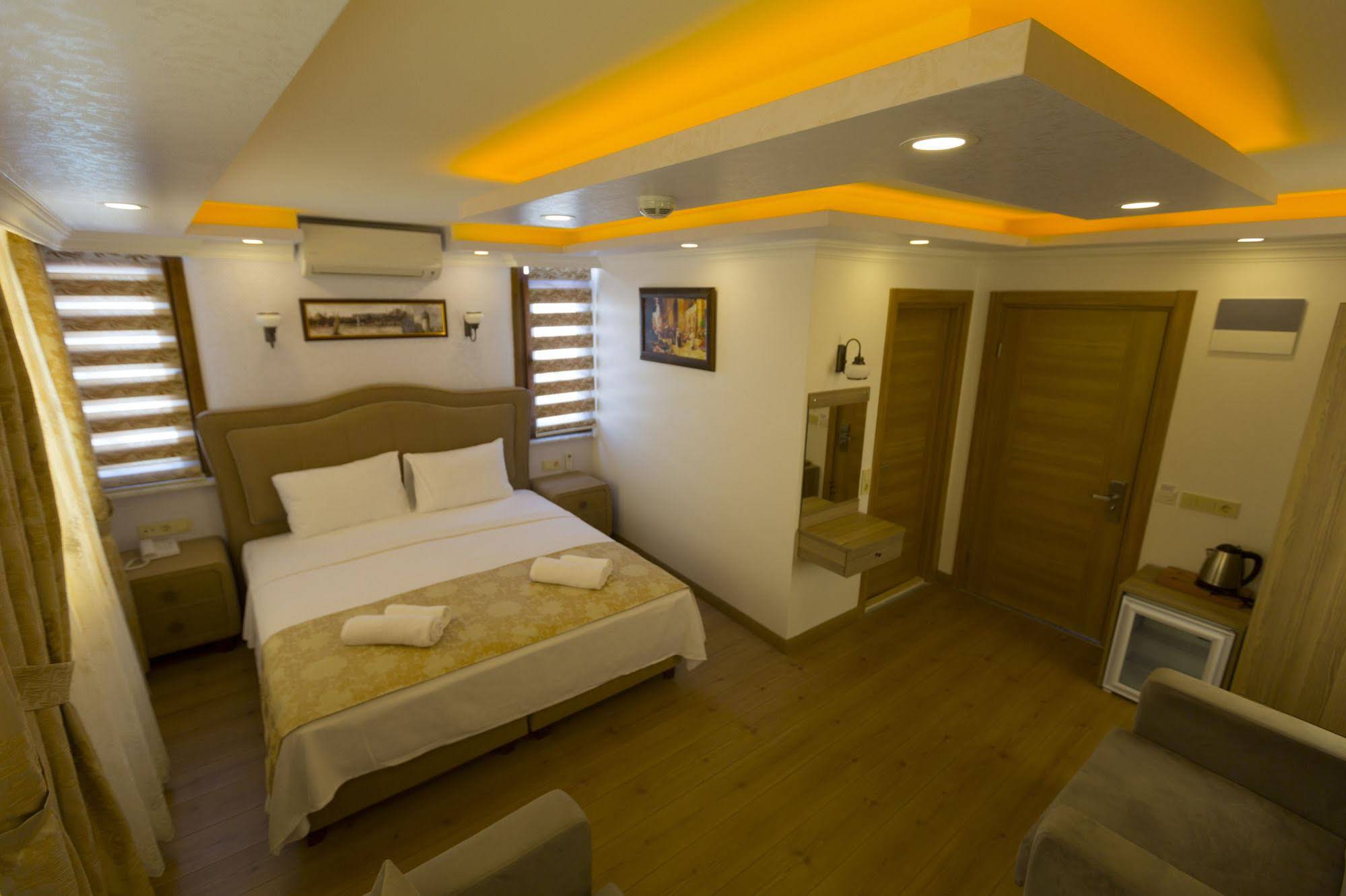 Oasis Suites Old City