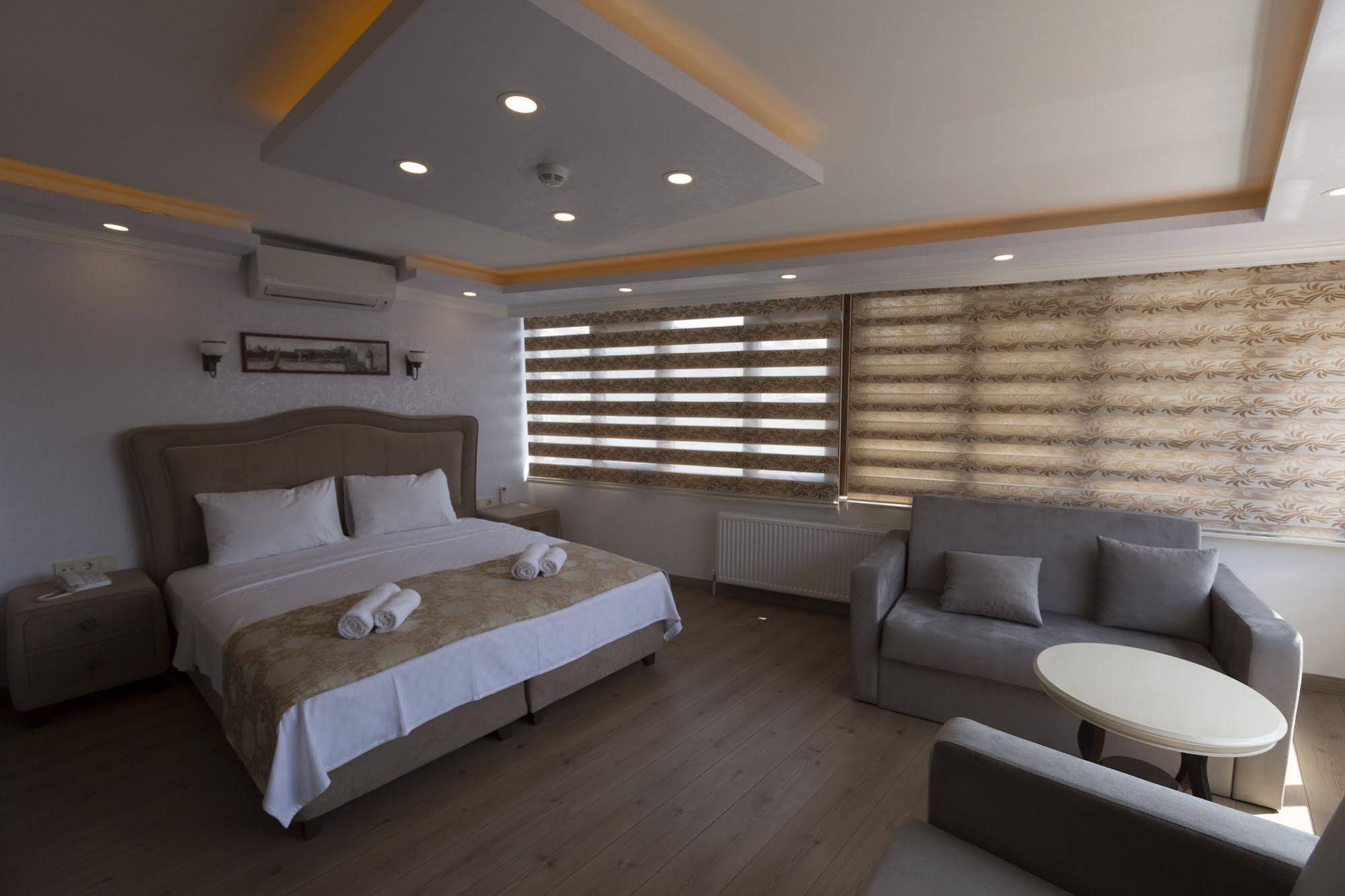 Oasis Suites Old City