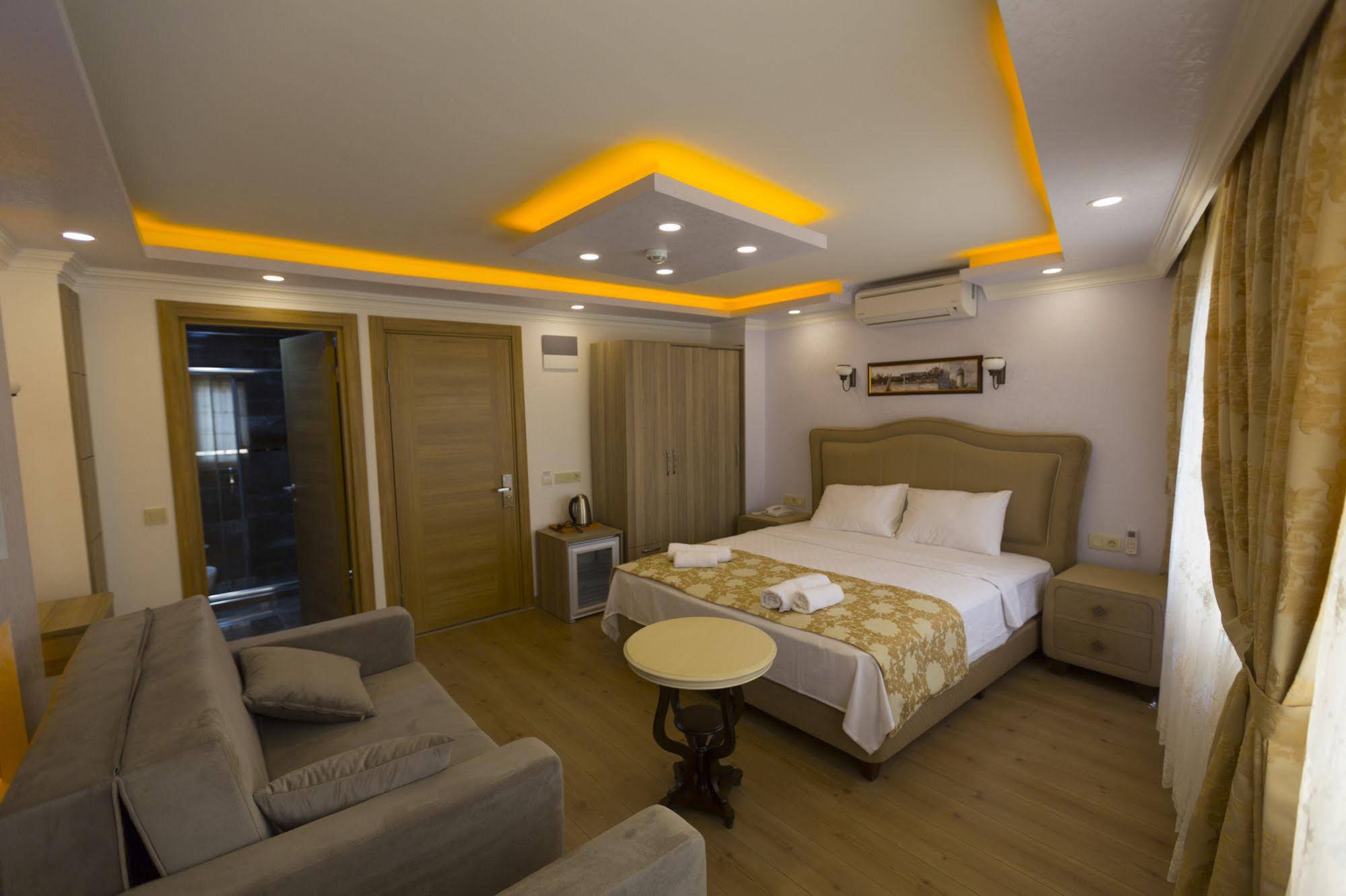 Oasis Suites Old City