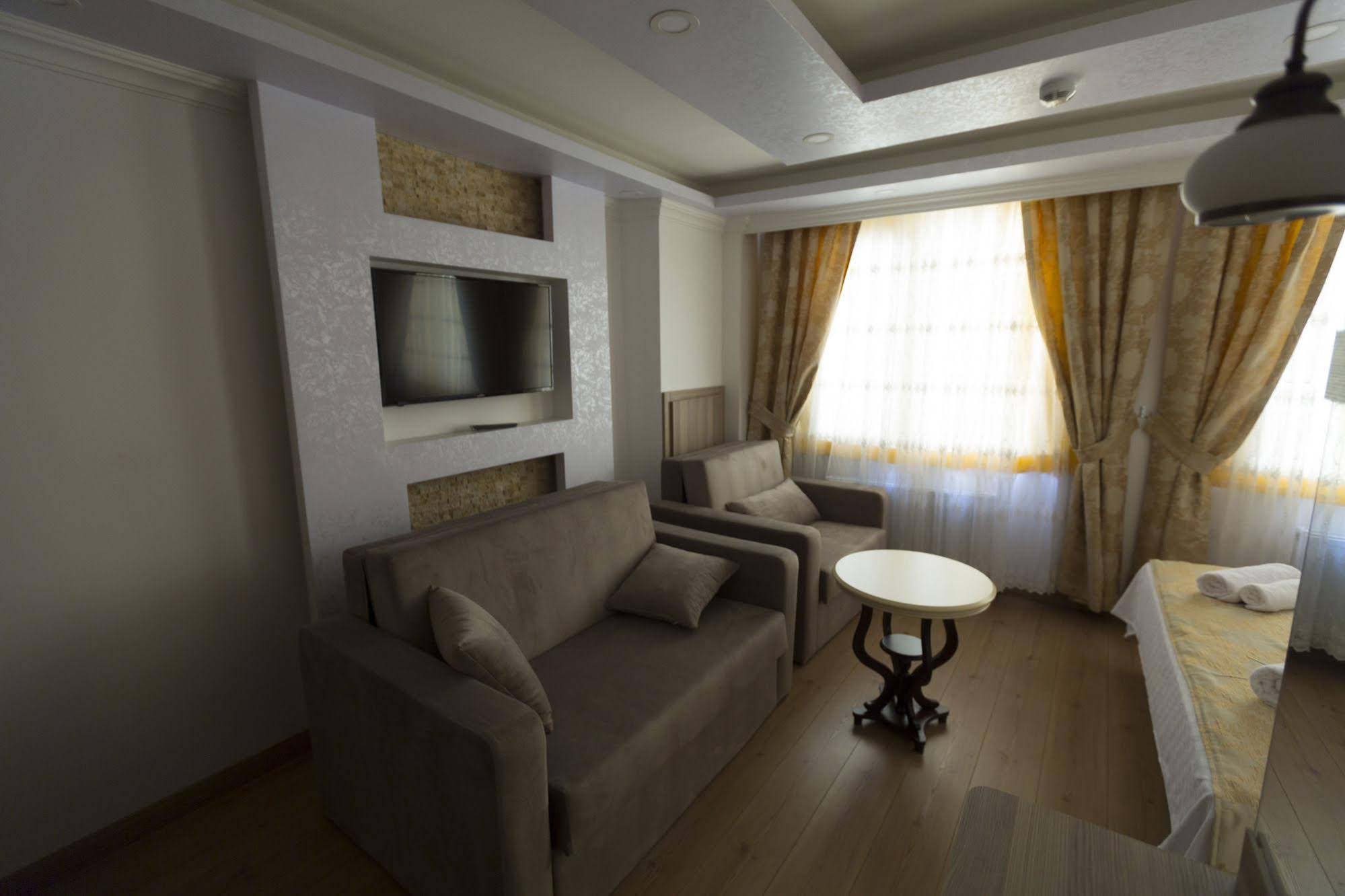 Oasis Suites Old City