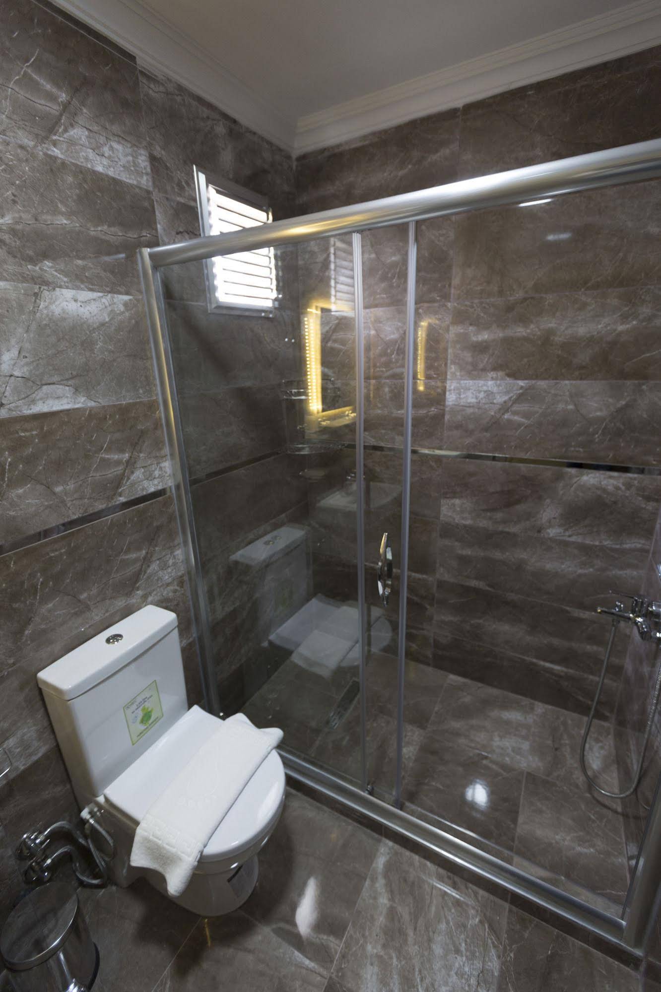 Oasis Suites Old City