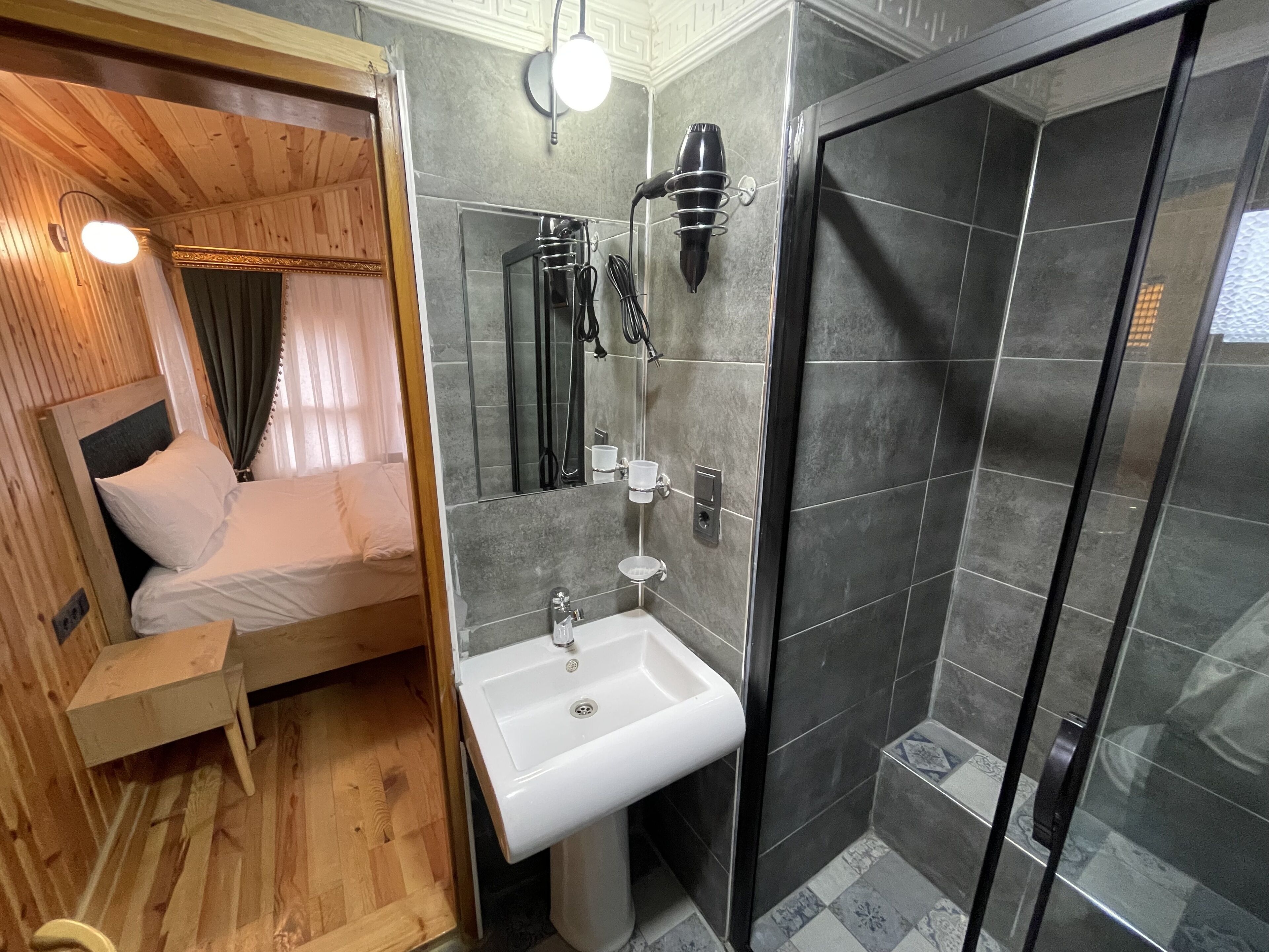 Golden Metro Boutique