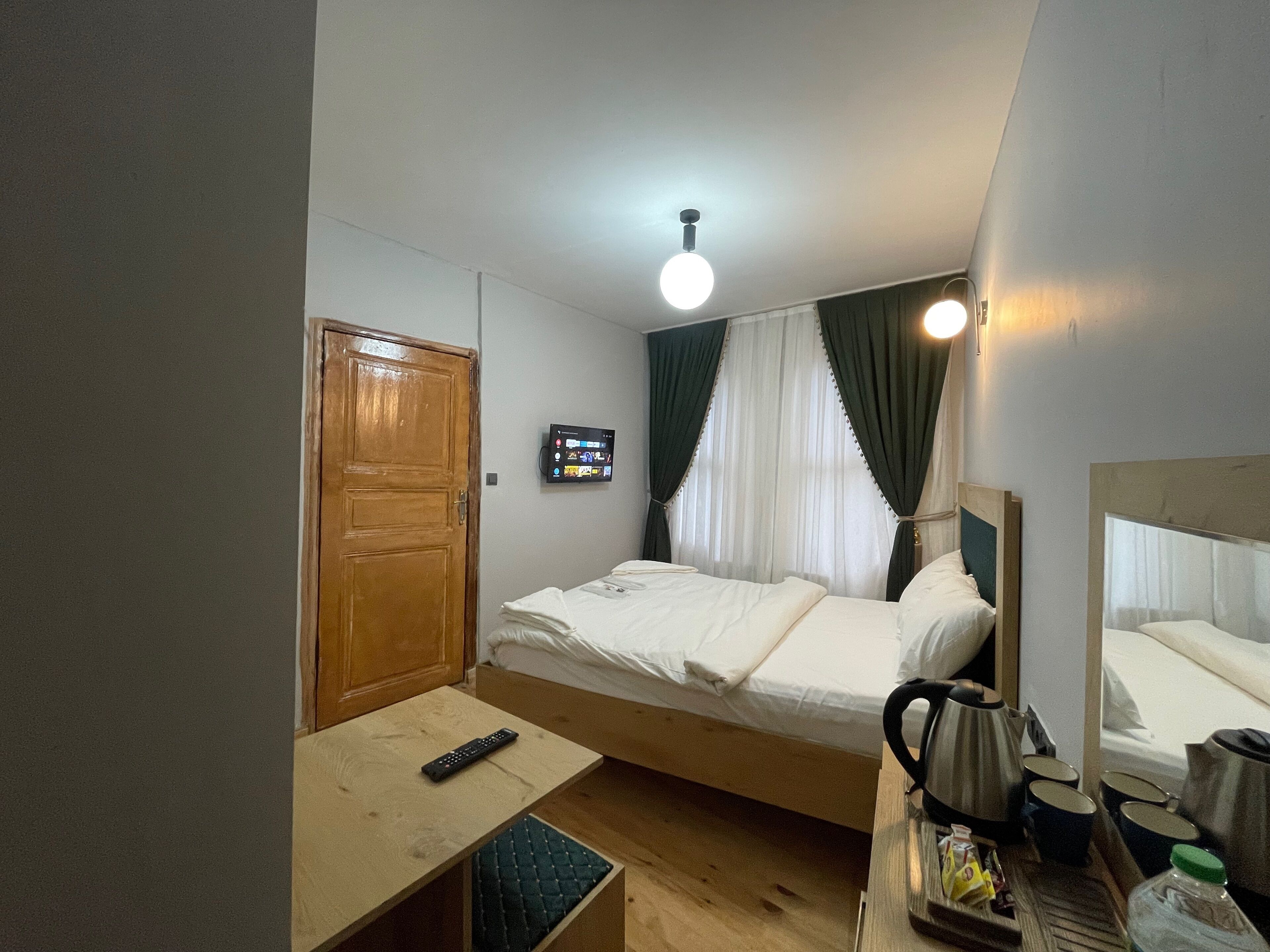 Golden Metro Boutique