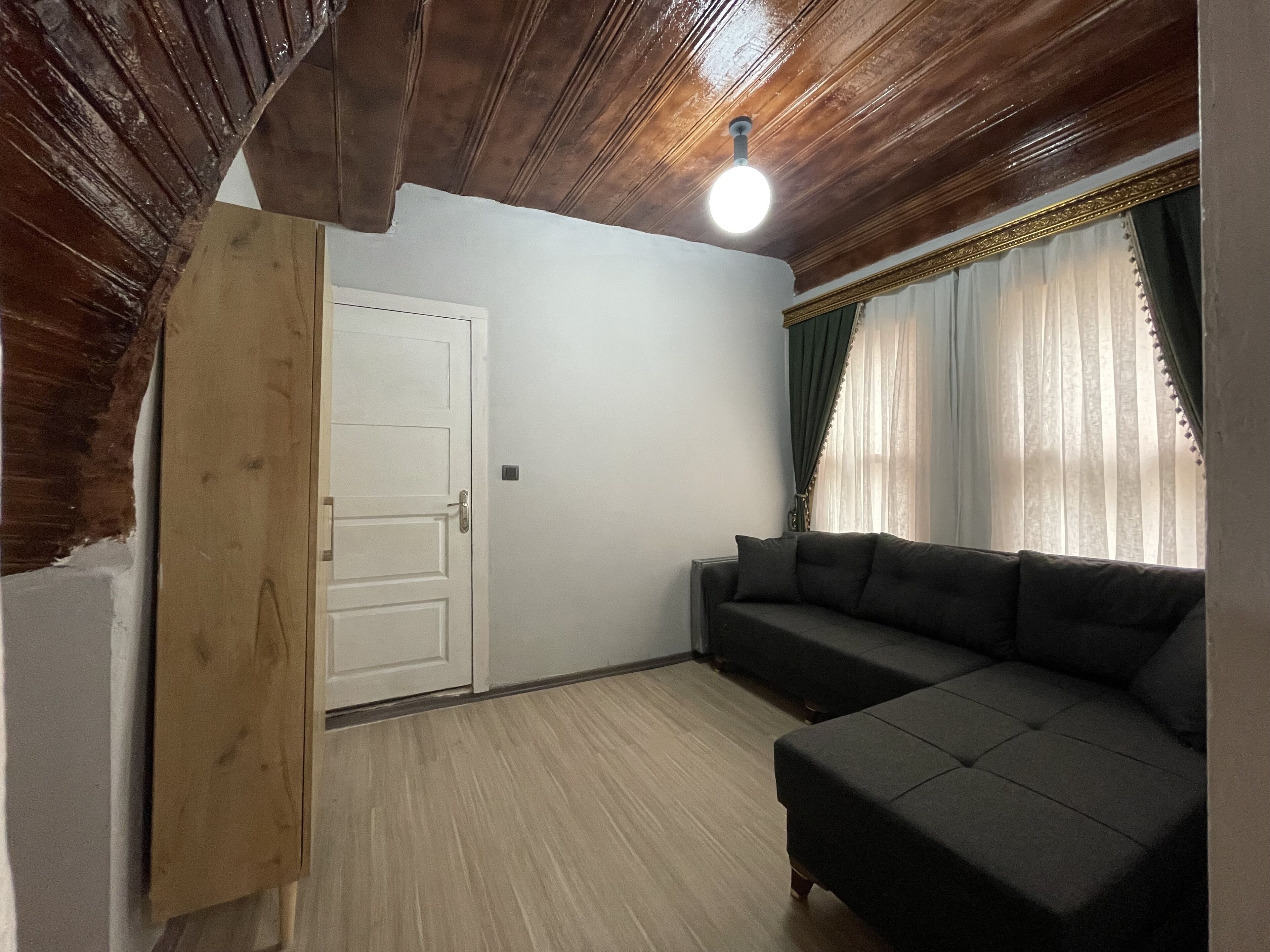 Golden Metro Boutique