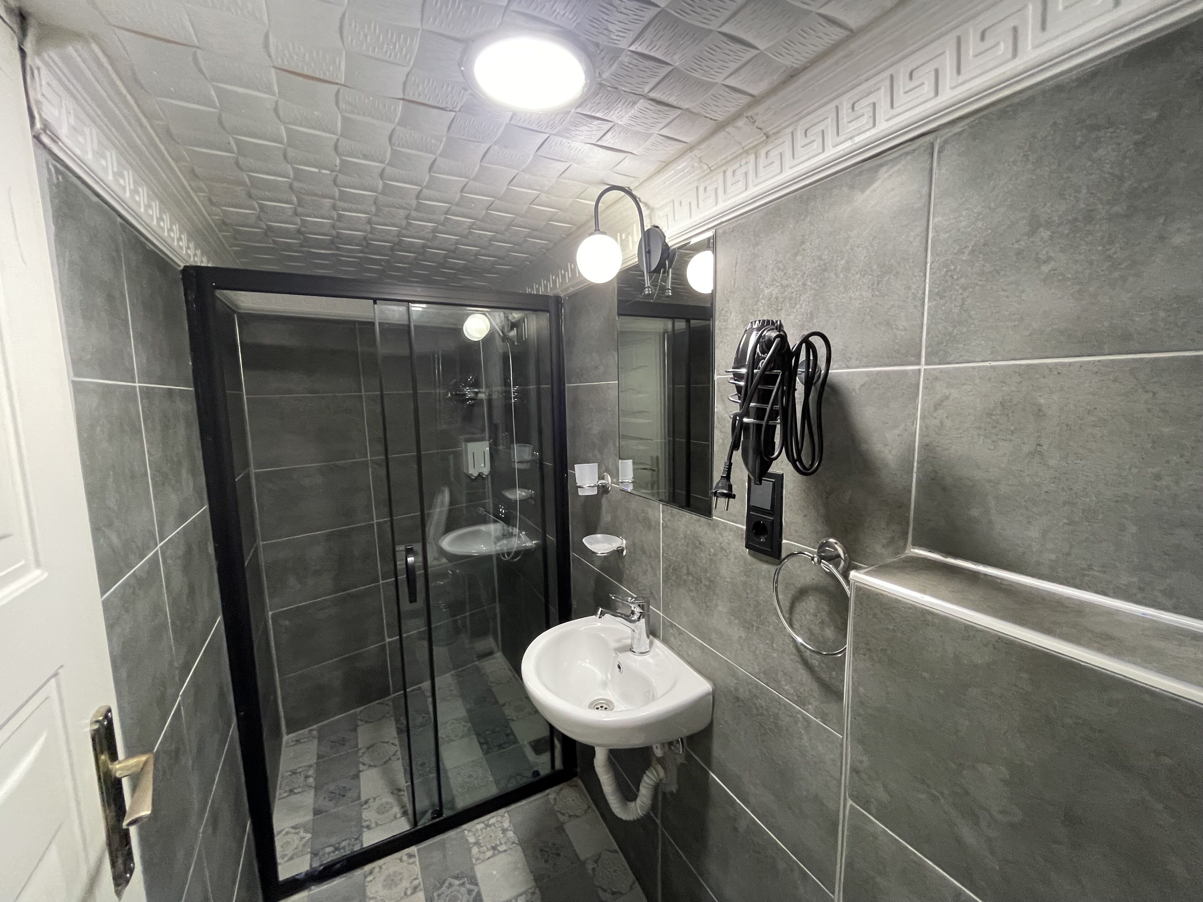 Golden Metro Boutique